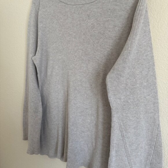 Old Navy Women's Size XL Taupe Long Sleeve Top - Picture 3 of 4